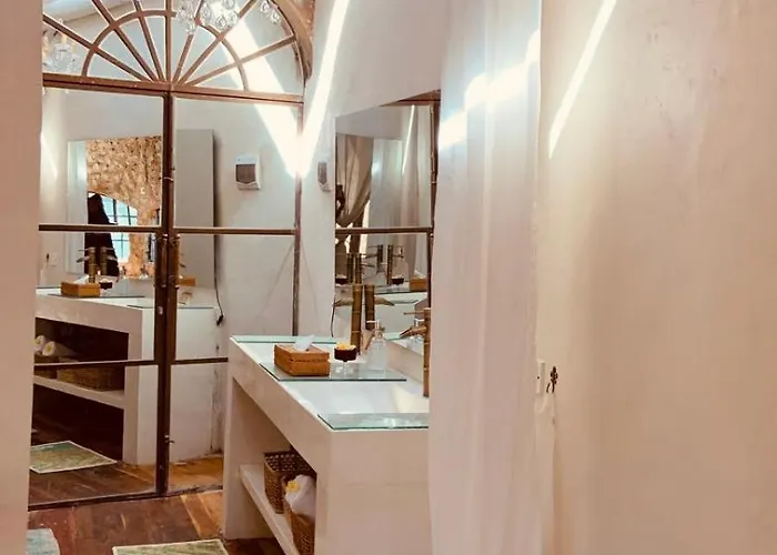 Apple 1br Padang Padang Beach,